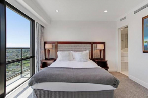 Luxurious Apartment 1BR Free Carpark Gym Pool & HotTub
